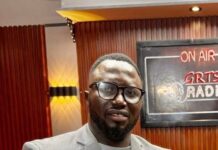 Things Are Falling Apart and the Centre Is Shaking: Disillusion and Disconnect at The Gambia’s Grass‑roots under Adama Barrow