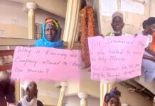 “We Need Our Monies!” Intending Elderly Pilgrims Protest in Court
